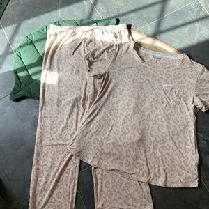 Anne Klein Women’s Pajama Set EUC Medium with Pockets in both the top & bottoms!